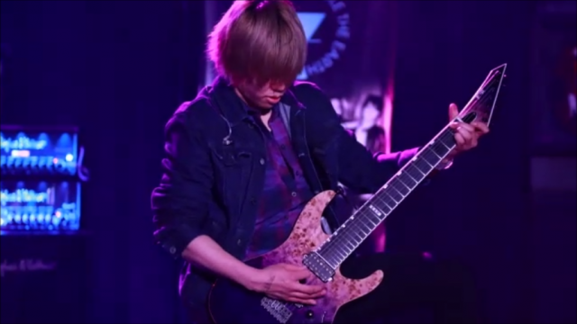 Kazuki Dead guitar shred intro